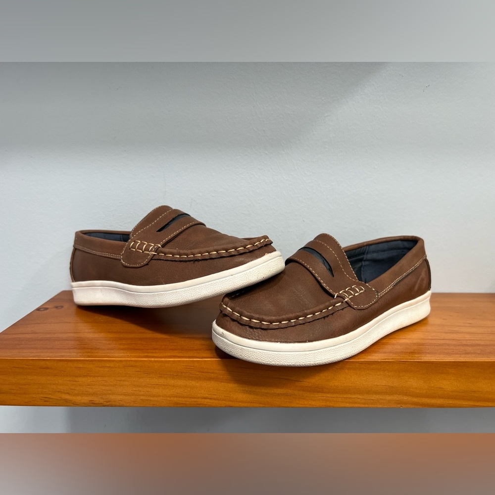 STEVE MADDEN BSharper Brown Slip On Loafer Deck Boat Shoes SIZE 3 BOYS Pre Loved